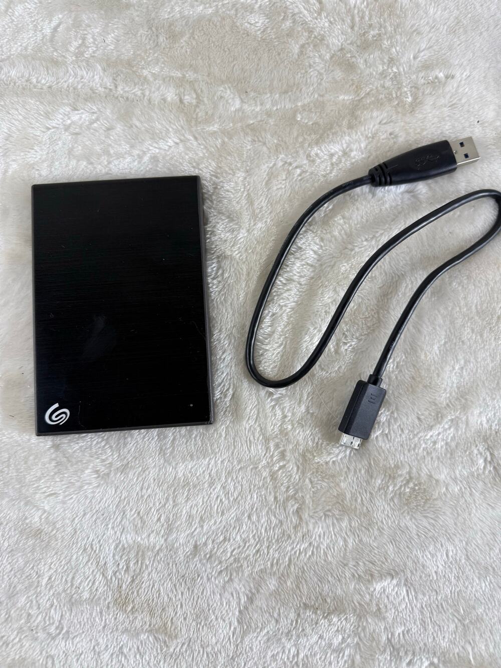 Seagate Backup Plus Slim 2TB External Hard Drive Model SRD0VN2